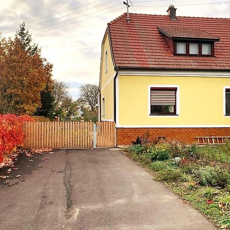 Ferienhaus Mit Garten In Thermennaehe Strebersdorf Esterno foto